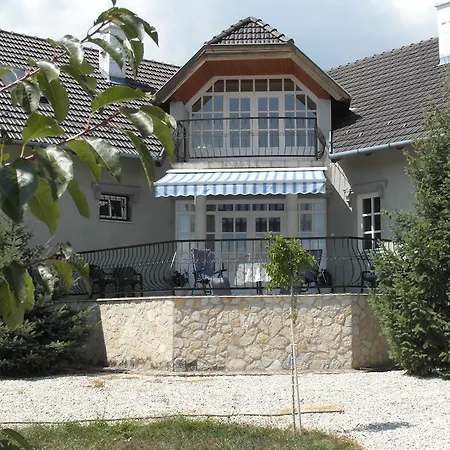 Lijoli Lounge Vendeghaz