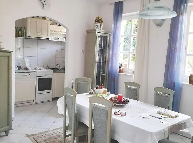 Lijoli Lounge Vendeghaz Vendégház 4*